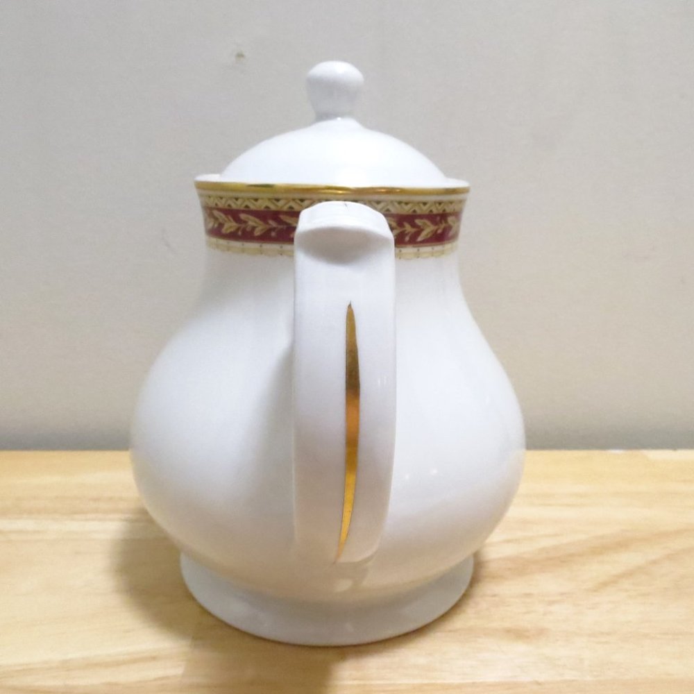 Vinttage Churchill Teapot Coffee Hotelware White 30 oz Porcelain 6.75" England - Picture 3 of 11